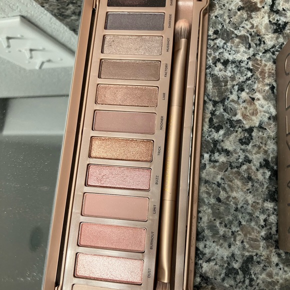 Naked eye shadow - Picture 2 of 4
